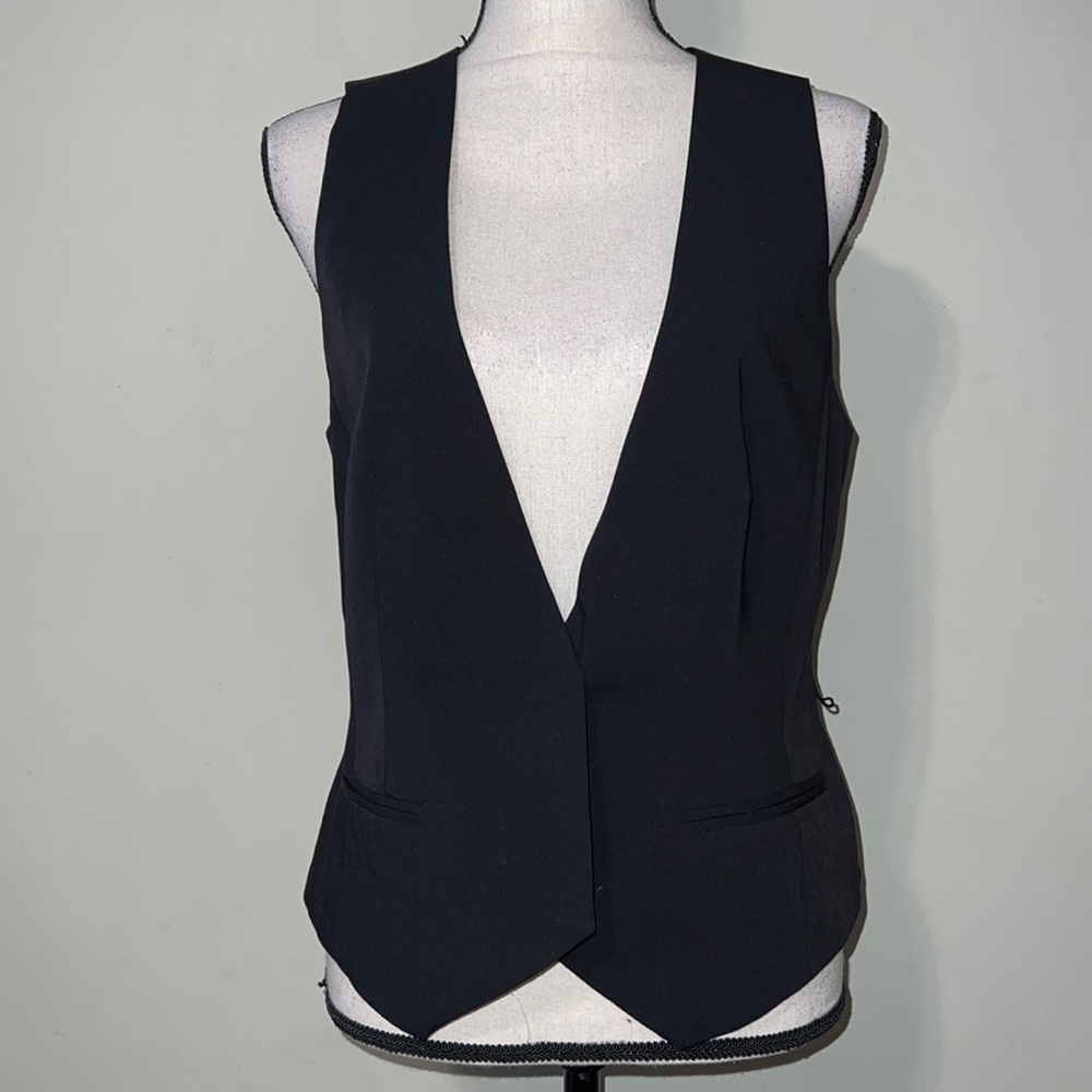 Worthington medium black snap vest without belt imperfection may wash out